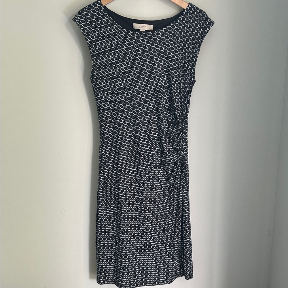 LOFT Dress Black White & Blue Print Side Cinched Cap Sleeves Medium